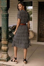 Load image into Gallery viewer, Short Sleeve Textured Midi Dress