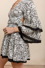 Load image into Gallery viewer, Tiger Lily Bell Sleeve Dress